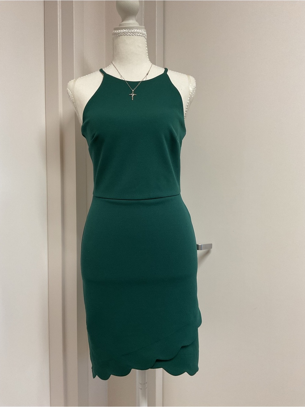 One-Shoulder Emerald Sundae Green Scalloped Sheath Dress